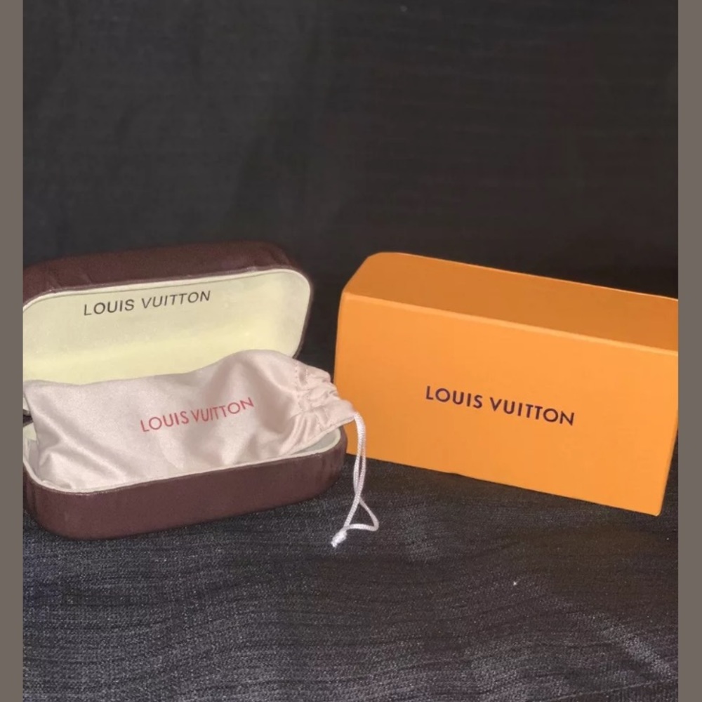 Louis Vuitton Sunglasses - Picture 4 of 7